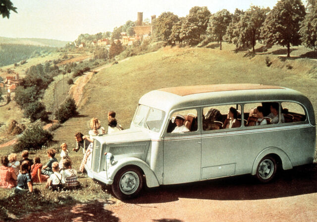 File:Vintage opels summer43.jpg