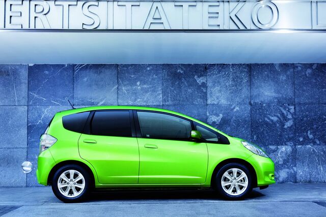 File:2011-Honda-Jazz-Hybrid-2.jpg