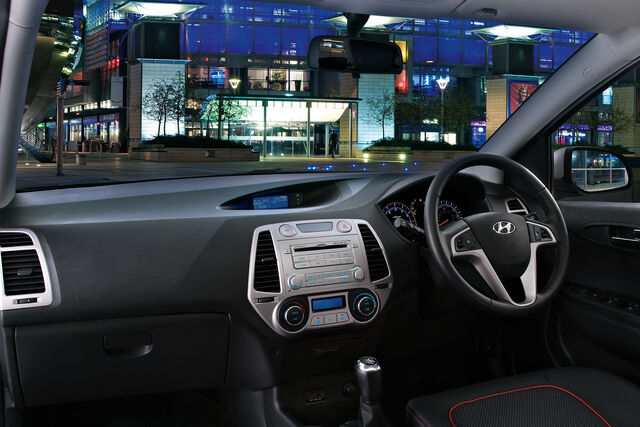 File:Hyundai-i20-m2.jpg