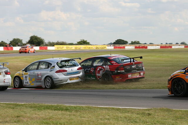 File:Plato + Giovanardi Snetterton 2007.jpg