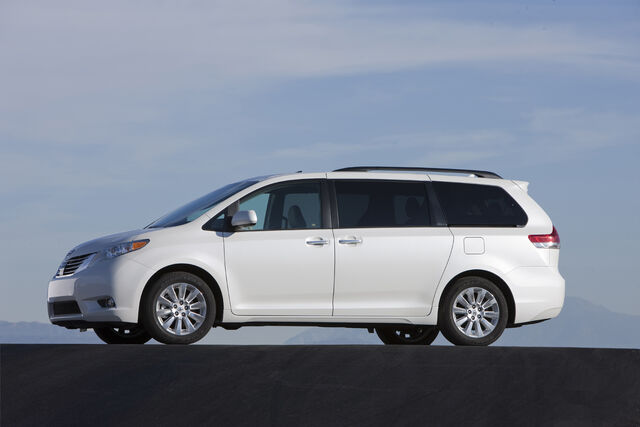 File:2011toyotasienna stock 002.jpg