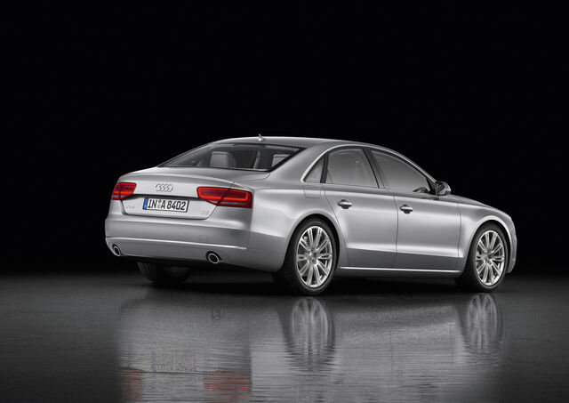 File:2011audia8003.jpg