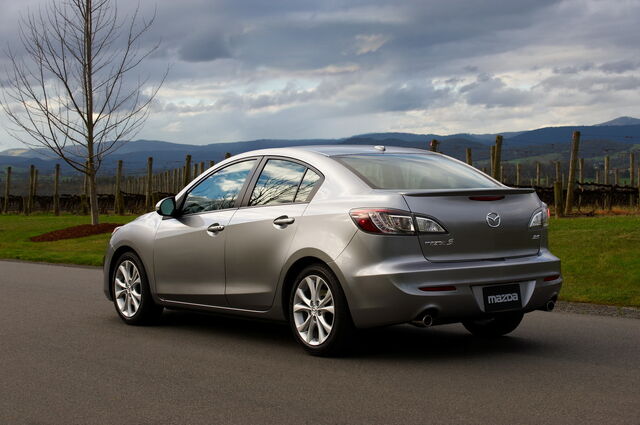 File:2010-Mazda3-Sedan-30.jpg