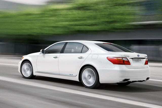 File:2010-Lexus-LS600h-3.jpg