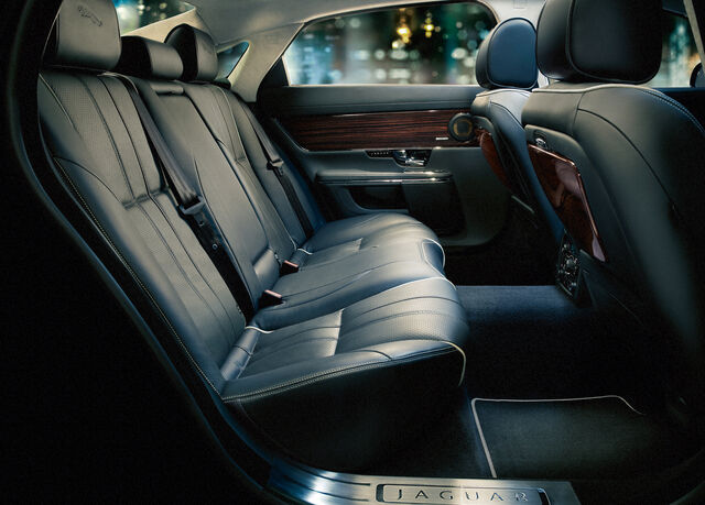 File:2010jaguarxj abh028.jpg
