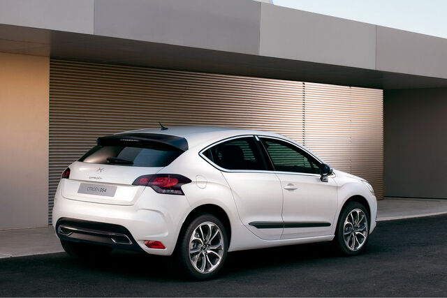 File:Citroen-DS4-Crossover-30.jpg