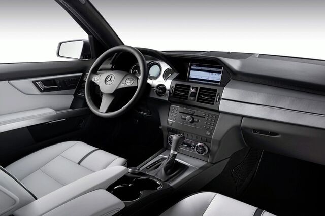 File:Mercedes GLK Townside 3.jpg