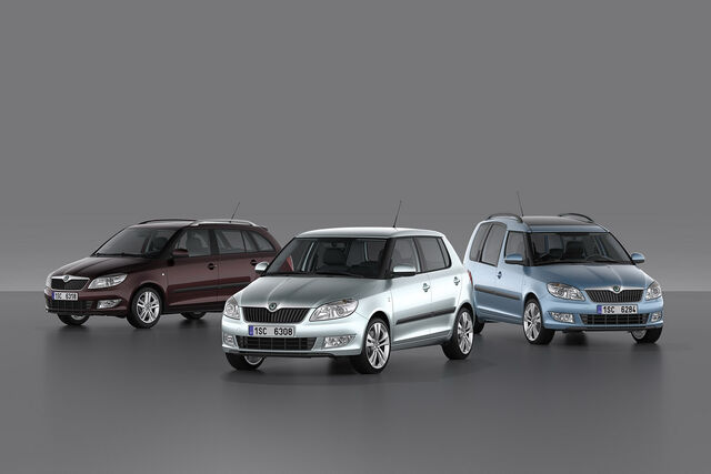 File:2010-Skoda-Fabia-Roomster-4.jpg