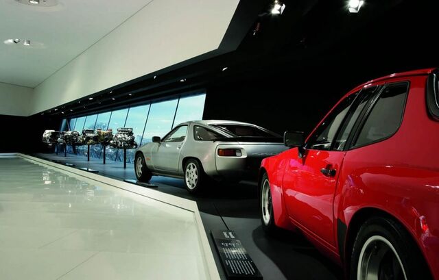 File:Porsche museum 014-0122-950x600.jpg