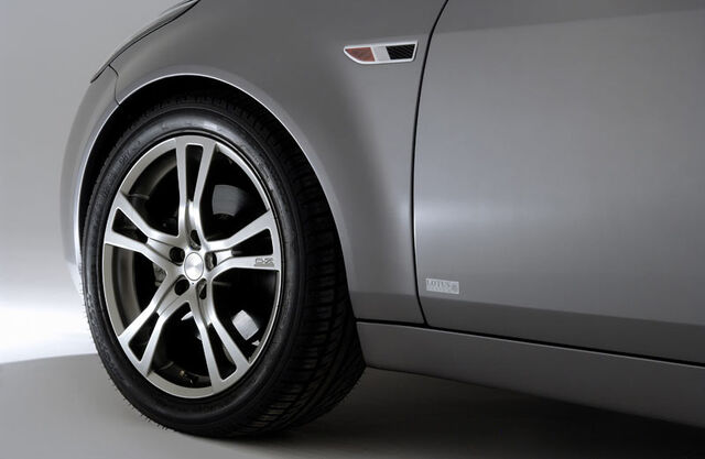 File:ZLotus-APX-Wheel-lg.jpg
