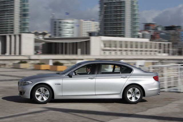 File:2011-BMW-5-Series-LWB-China-56.jpg