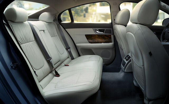 File:9-jaguar-xf.jpg