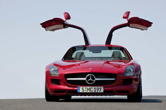 File:Mercedes-SLS-AMG-22.jpg