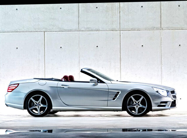 File:11-2012-mb-sl-leak2.jpg