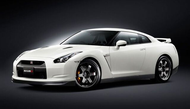 File:Nismo r35 f3qtr-6-.jpg