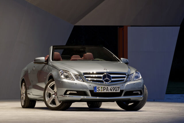 File:36-2010-mercedes-benz-e-class-cab.jpg