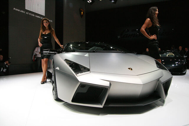 File:04-reventon-roadster-live.jpg