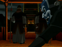 Zuko sneaks past guards