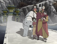 Embarcadero del Templo Aire de la Isla, Ikki, Jinora, Naga, Tenzin, Meelo, Pema, Rohan.png