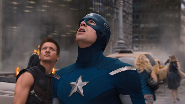 Datei:The-Avengers-Review-Captain-America-and-Hawkeye.jpg