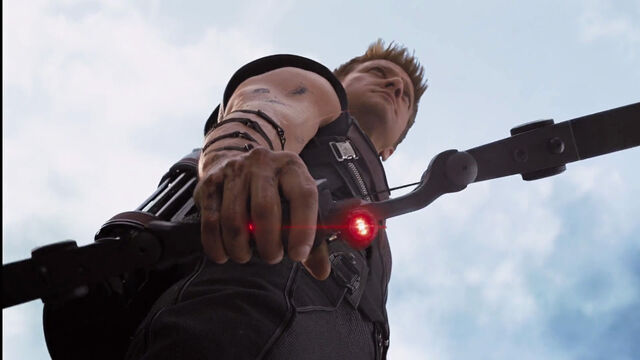 Datei:MarvelTheAvengersHawkeye.jpg