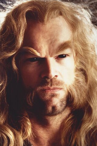 Datei:TylerMane-Sabretooth (1).jpg