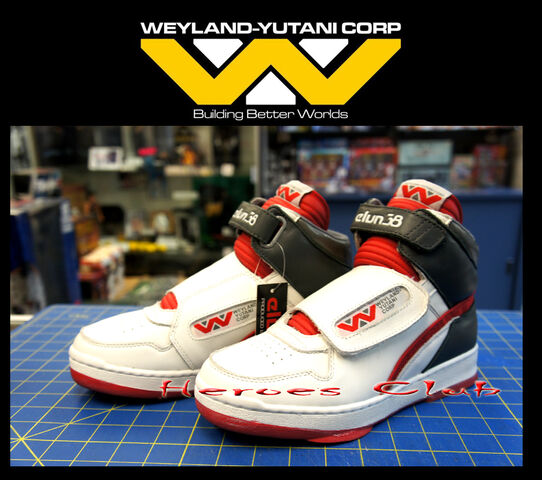 File:AlienSneakers2014.jpg