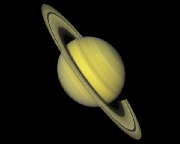 File:Saturn-cassini-March-27-2004.jpg