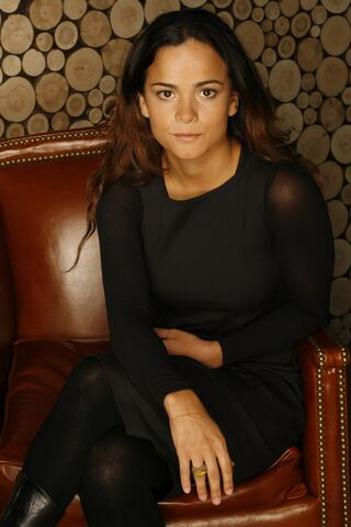 File:Alice-Braga-9.jpg