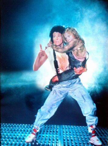 File:Ripley Thumbs Up.jpg