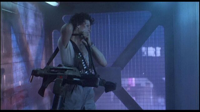 File:Ripley gettingdaweapon.jpg