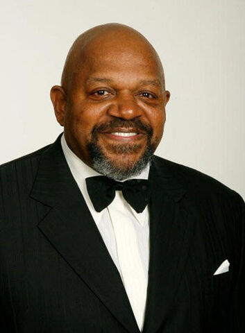 File:Charles Dutton.jpg