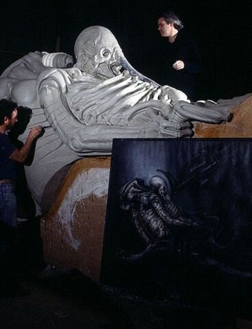 File:Pilot-Film-Behind-The-Scenes-Model.jpg