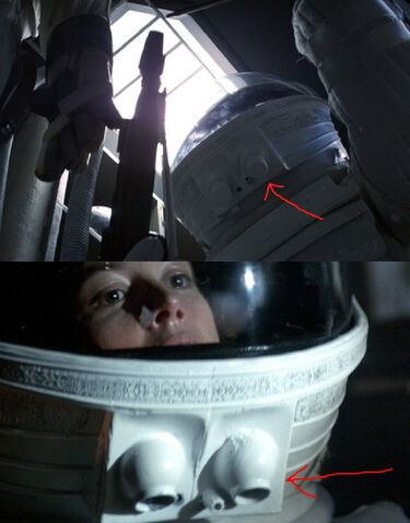 File:Alienhelmetnobgoof.jpeg