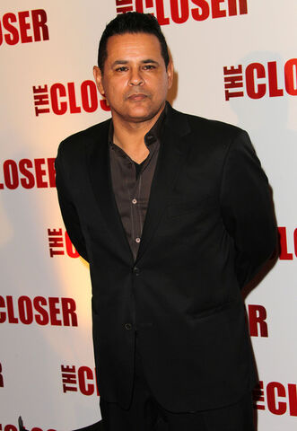 File:Raymond-Cruz-05.jpg