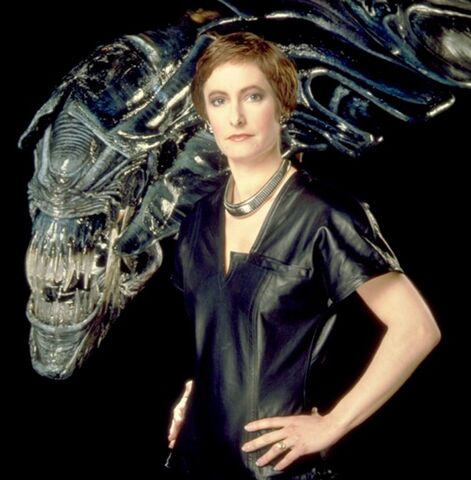 File:Aliens-photoshoot-18.jpg