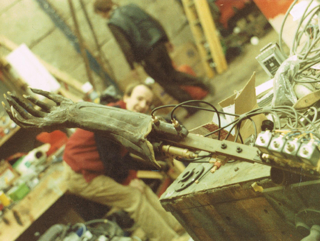 File:Alien-slide-056.png