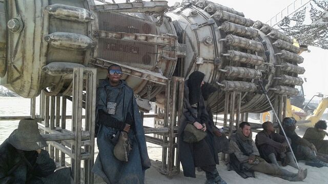 File:Star-Wars-Epsiode-VII-set-photos-in-Abu-Dhabi (7).jpg