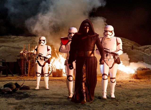 File:Kylo Ren Jakku flame.jpg
