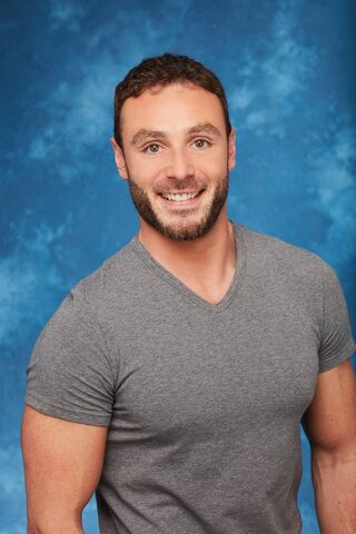 File:Jedidiah (Bachelorette 13).jpg