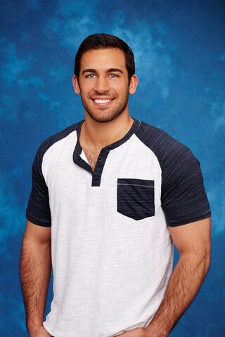 File:Derek (Bachelorette 12).jpg