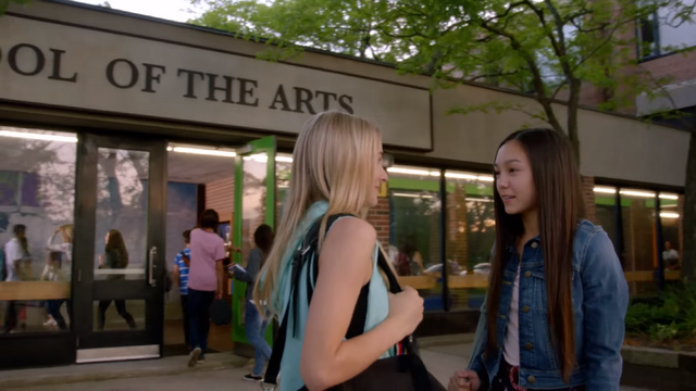 File:Carly Vanessa season 1 episode 1.png