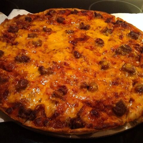 File:Bacon-Cheeseburger Pizza.jpg