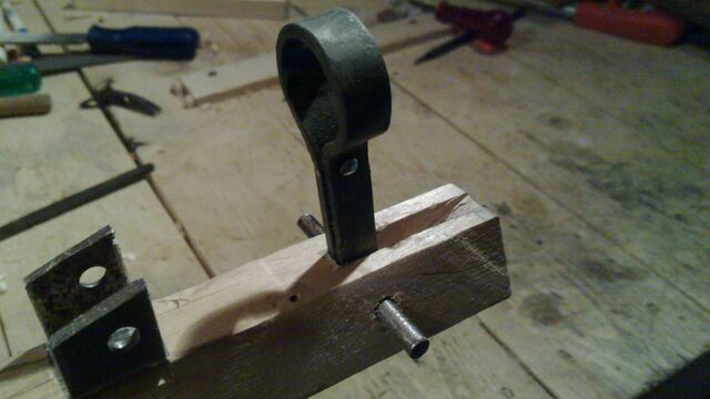 File:Attaching the handle to the slider - 05.jpg