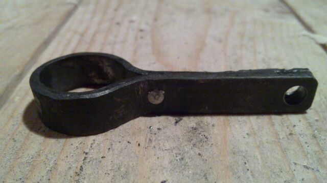 File:Making round cheiroballistra handle - 05.jpg