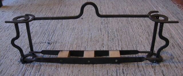 File:Field-frames, little ladder and little arch - 01.jpg