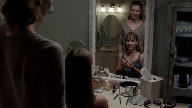File:Origins Carrie and Deva.jpg