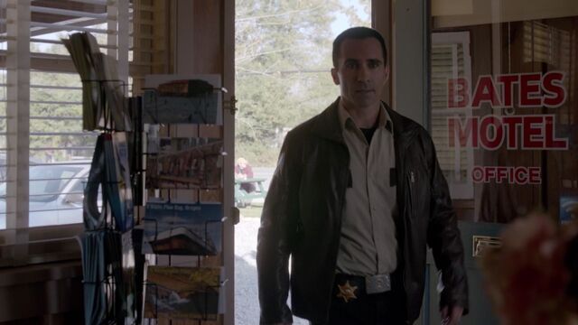 File:BatesMotel208-0086.jpeg