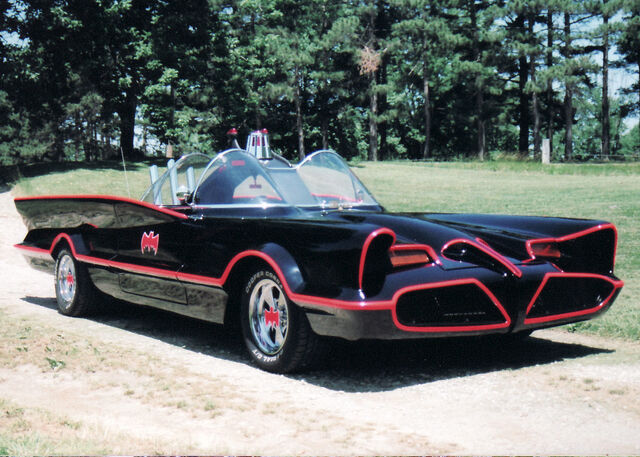 File:1960's TV BAtmobile 01.jpg