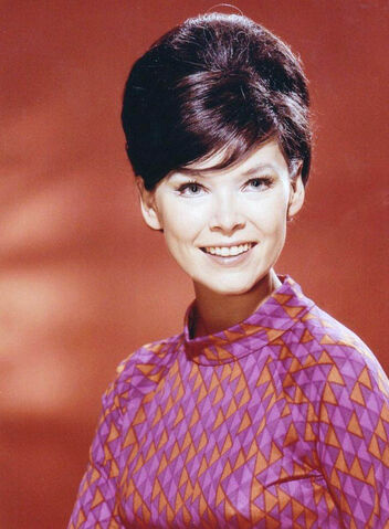 File:Barbara Gordon-Yvonne.jpg